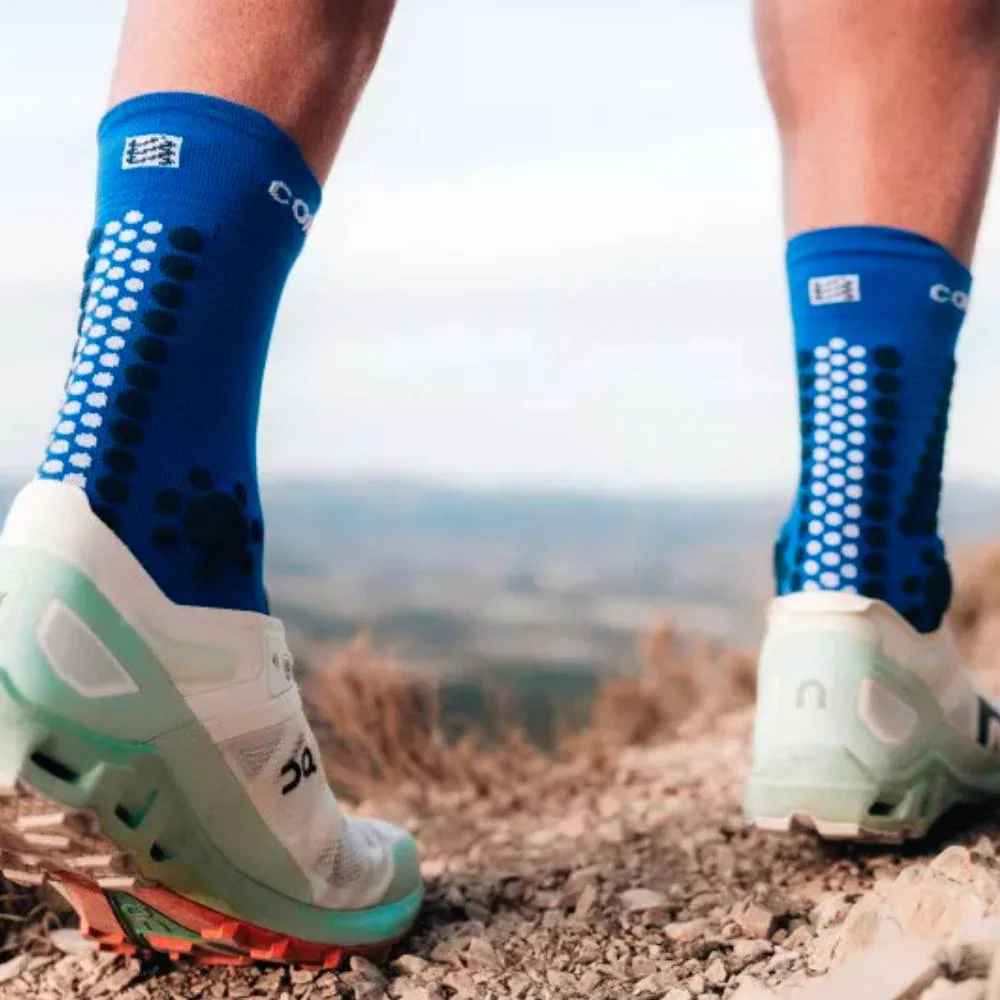 CALCETINES COMPRESSPORT PRO RACING V4.0 TRAIL - Dazz Blue / Blues - Image 3